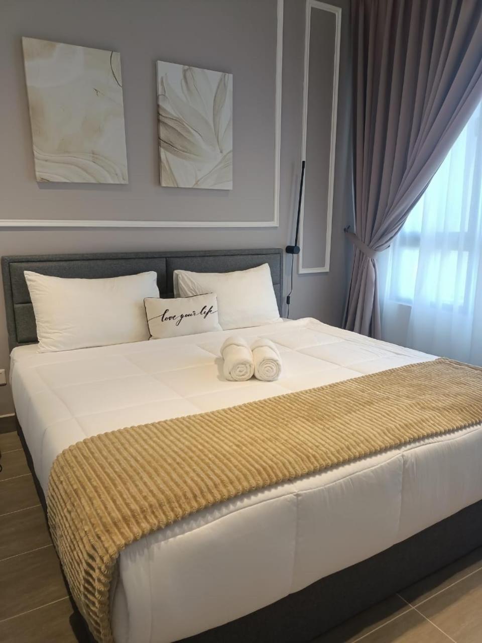 69m² 2 slaapkamer, 1 privé badkamer Appartement in Kota Bharu centrum Kamer foto