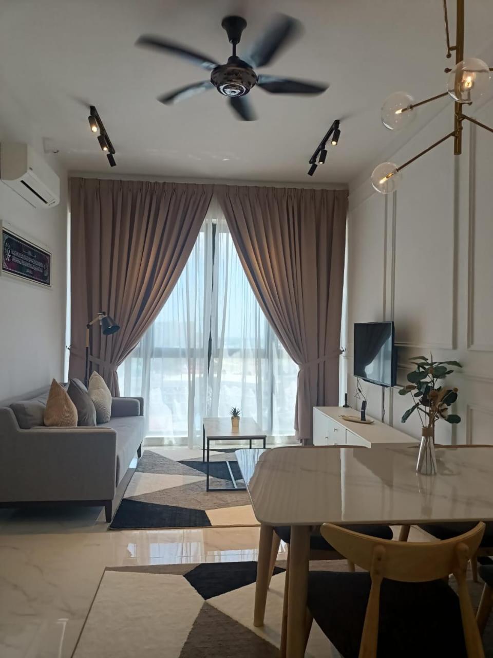 69m² 2 slaapkamer, 1 privé badkamer Appartement in Kota Bharu centrum Kamer foto
