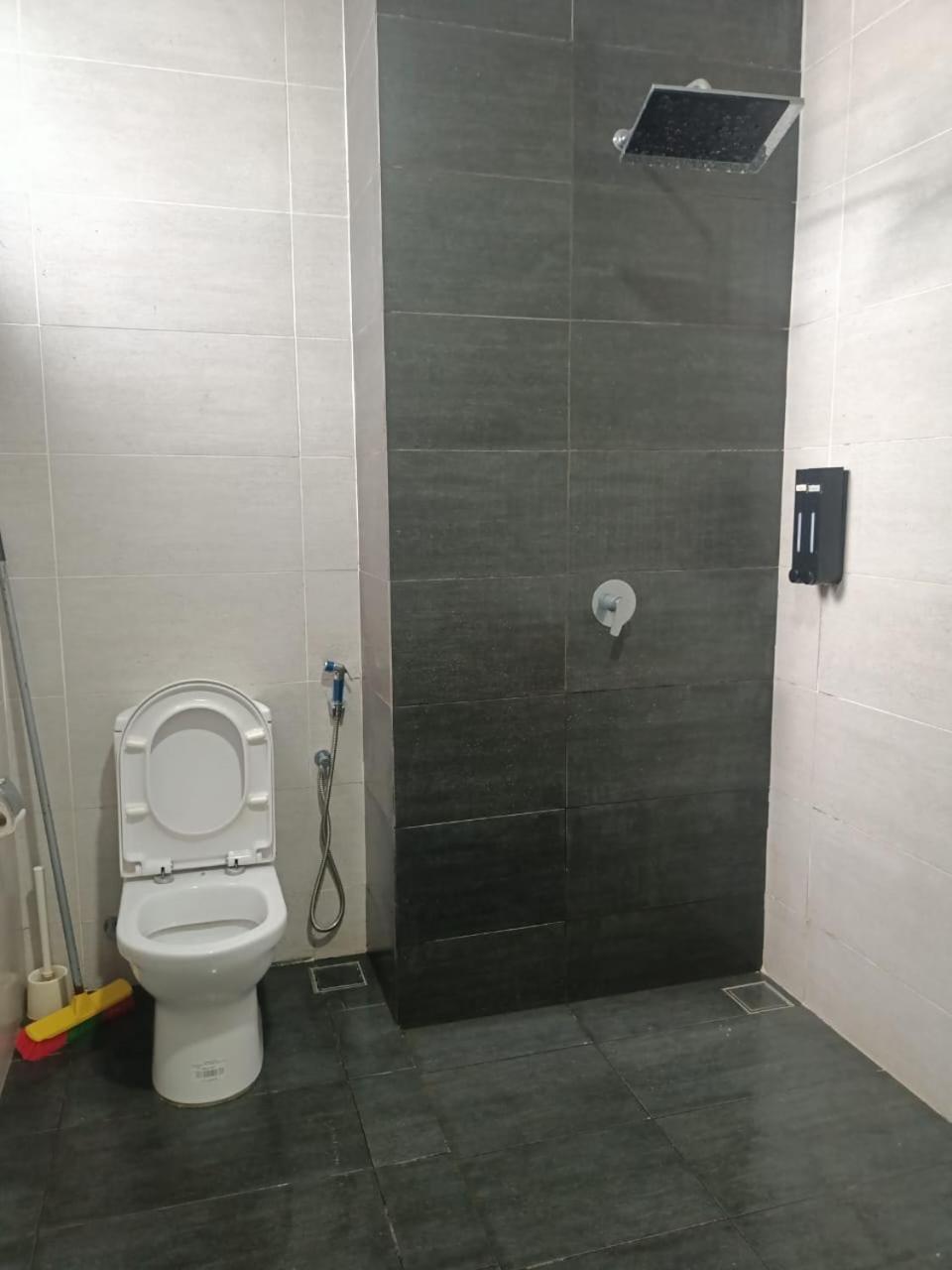 69m² 2 slaapkamer, 1 privé badkamer Appartement in Kota Bharu centrum Kamer foto